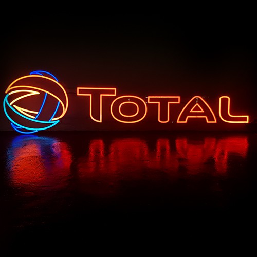 Świecące logo total