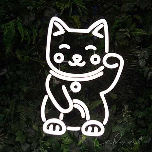 neon na ścianę do pokoju dziecka kotek Maneki-neko