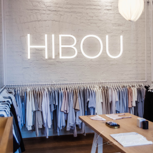 Neon led do butiku marki HIBOU