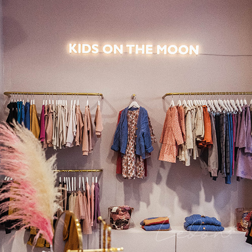 reklama led do butiku Kids on the moon