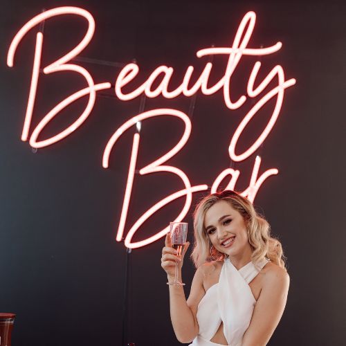 Neonowa reklama Beauty Bar do salonu kosmetycznego