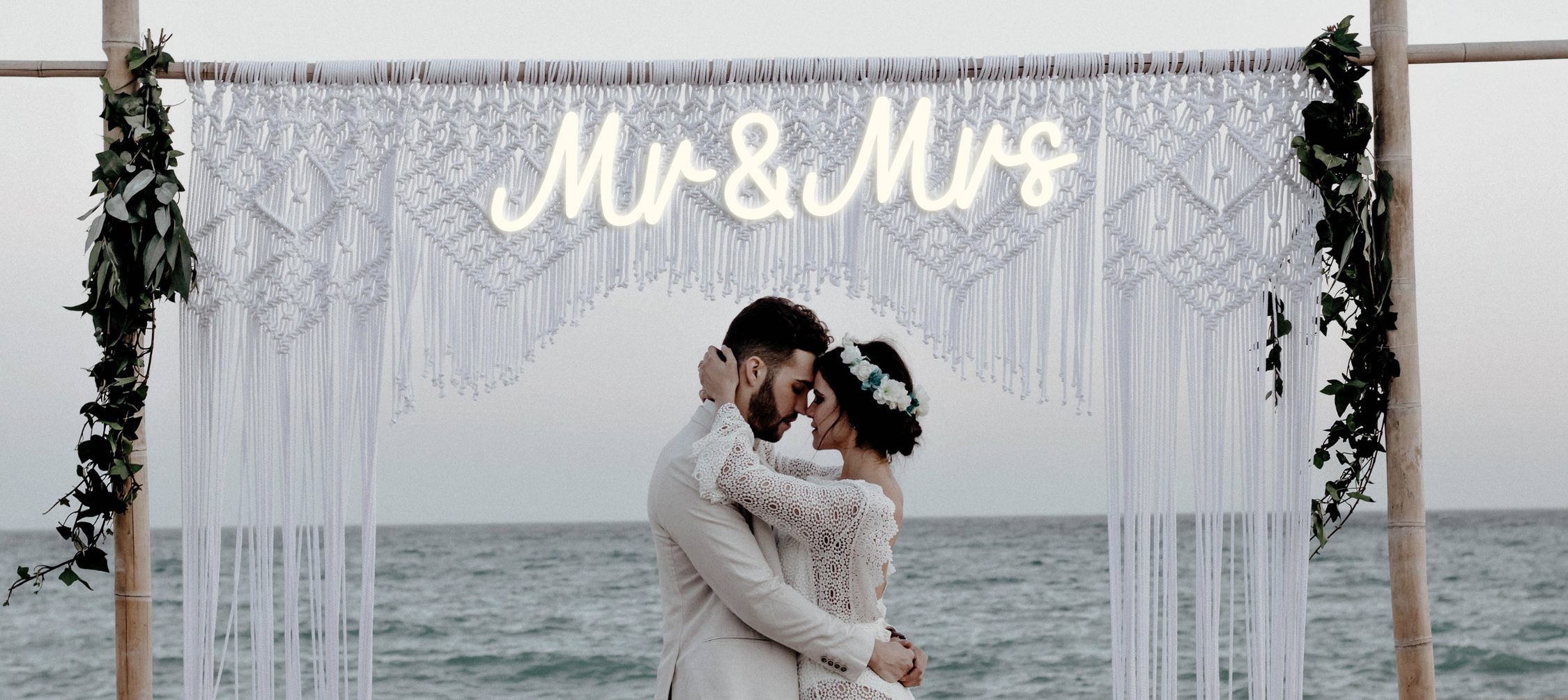 świecący napis mr & Mrs na wesele
