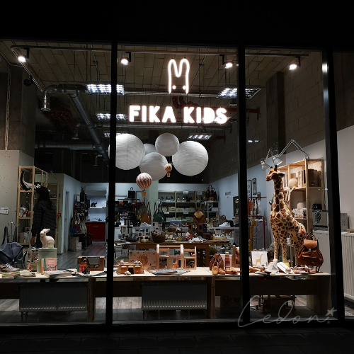 Neon reklamowy sklep Fika Kids