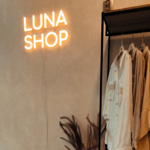 Neon świetlny do sklepu Luna Shop